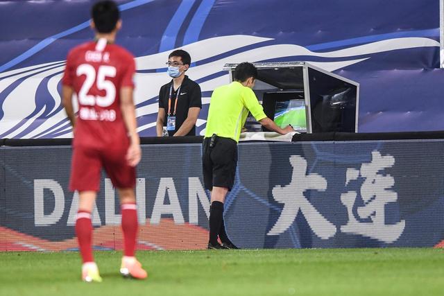 斯诺克世锦赛：赵心童首轮获胜晋级16强