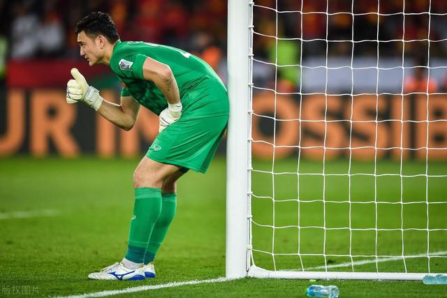 王哲林24+17布莱德索26分 上海终结新疆6连胜